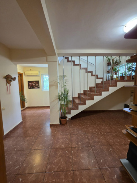Vila Individuala /Piscina Proprie/Teren 2100 mp