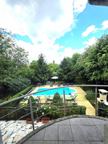 Vila Individuala /Piscina Proprie/Teren 2100 mp