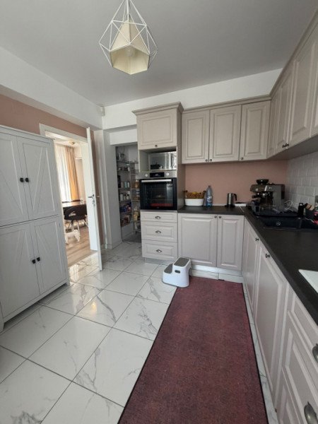 Casa/Vila 4 Camere 3 bai/Bragadiru-Cristalului