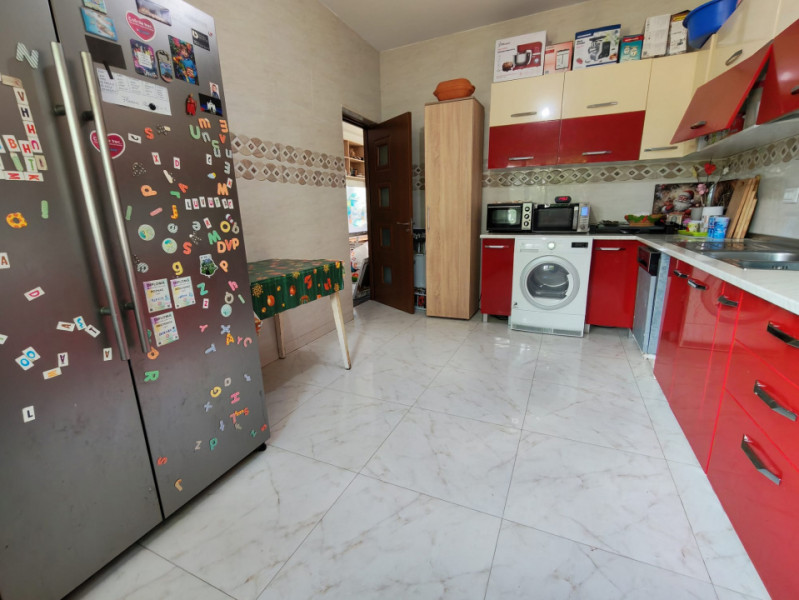 Laterala de Triplex /Bragadiru-Topaz/4 camere