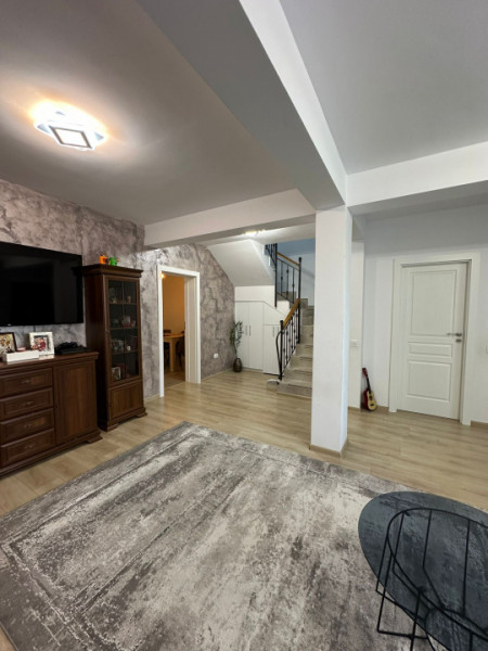 Vila Individuala de Vanzare Mobilata si Utilata/Str Libertatii