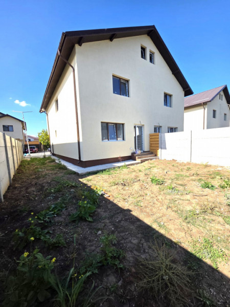 Vila Duplex de Vanzare/Bagadiru-Cristalului