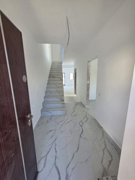 Vila Duplex de Vanzare/Bagadiru-Cristalului