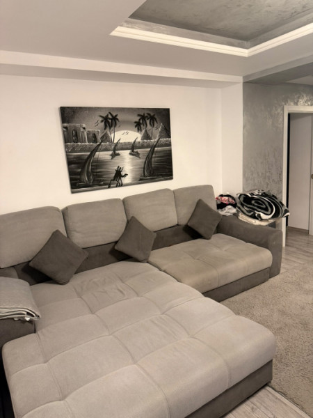 Apartament 3 camere de Inchiriat strada Verii