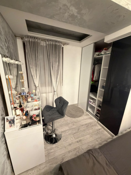 Apartament 3 camere de Inchiriat strada Verii