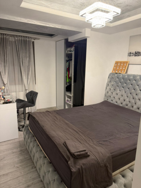 Apartament 3 camere de Inchiriat strada Verii