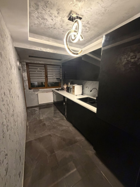 Apartament 3 camere de Inchiriat strada Verii