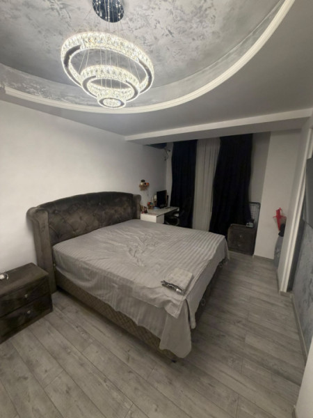 Apartament 3 camere de Inchiriat strada Verii