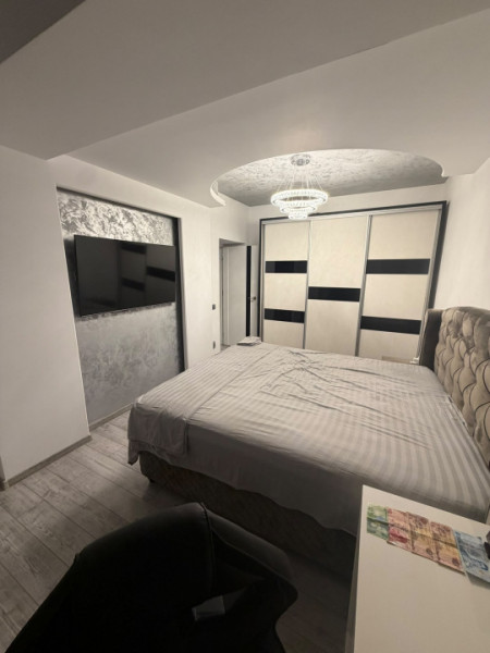 Apartament 3 camere de Inchiriat strada Verii