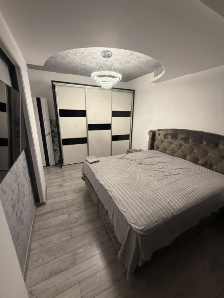 Apartament 3 camere de Inchiriat strada Verii